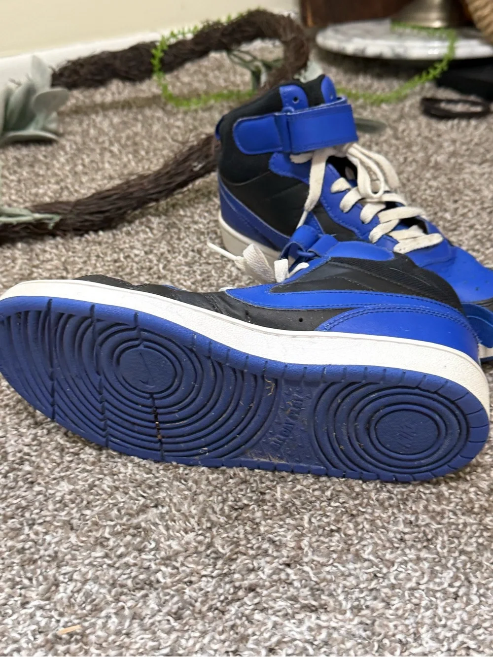 Nike 6.5 boys high top tennis shoes bright blue/black Velcro top